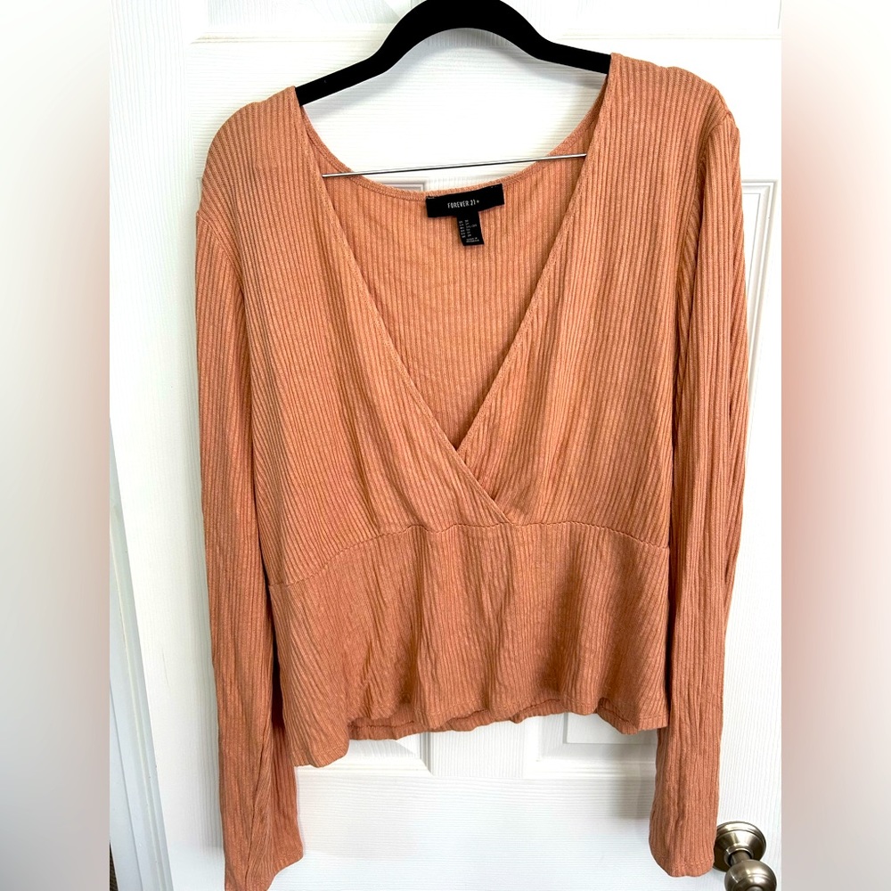 ✨ Forever 21 Peach Sweater